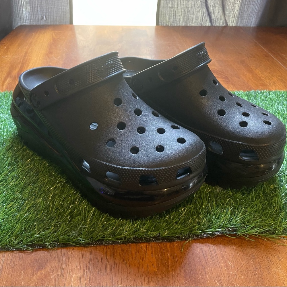 Crocs Mega Crush Clog - Black - Festival Ready
